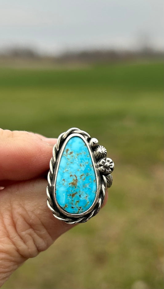 The Zya Ring, Kingman Turquoise and Sterling Silver, US Size 6